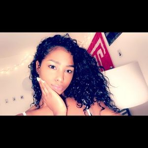 Meet your Posher, Xenia